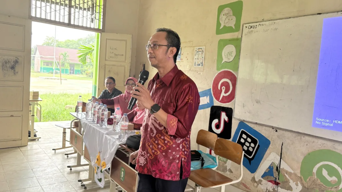 Dosen Poltekkes Kemenkes Pontianak Jurusan Keperawatan Singkawang Gelar Sosialisasi Pencegahan Stunting dengan Metode EKSAK pada Remaja