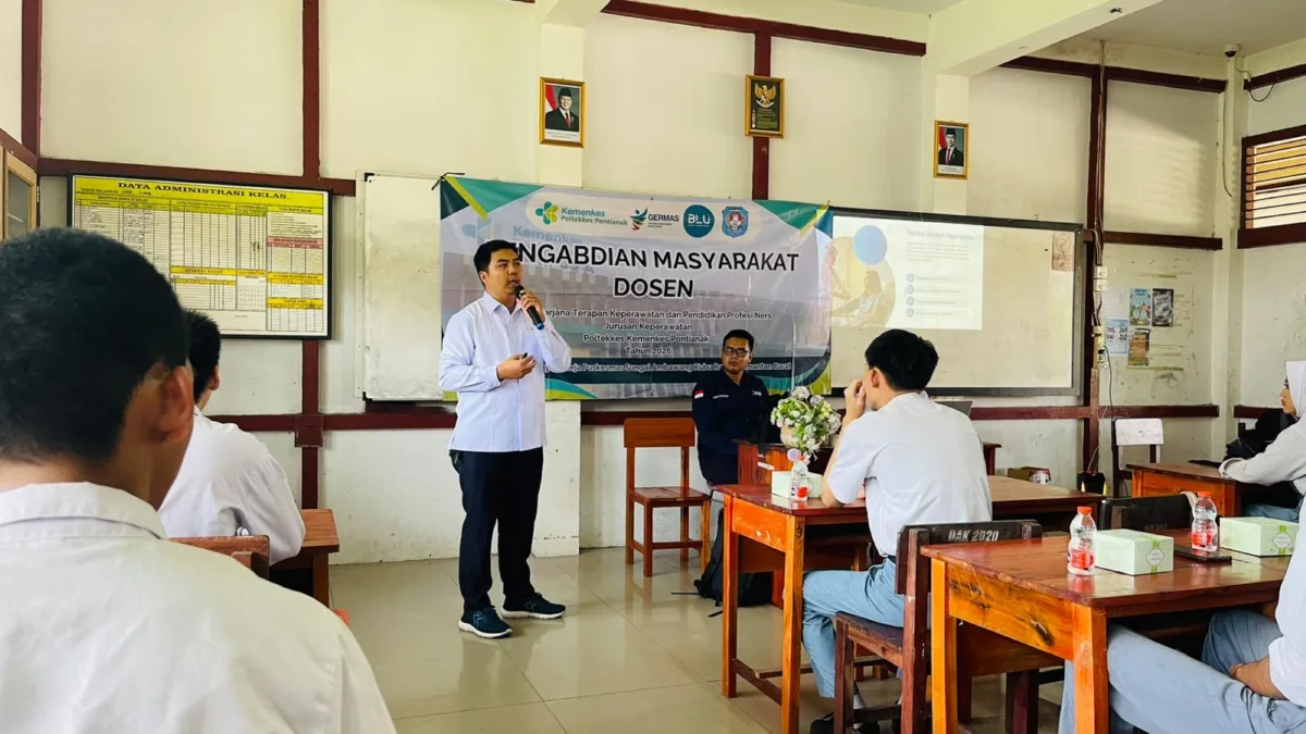 Dosen Keperawatan Poltekkes Kemenkes Pontianak Edukasi Deteksi Dini dan Pencegahan Hipertensi pada Usia Muda di SMA Negeri 1 Sungai Ambawang