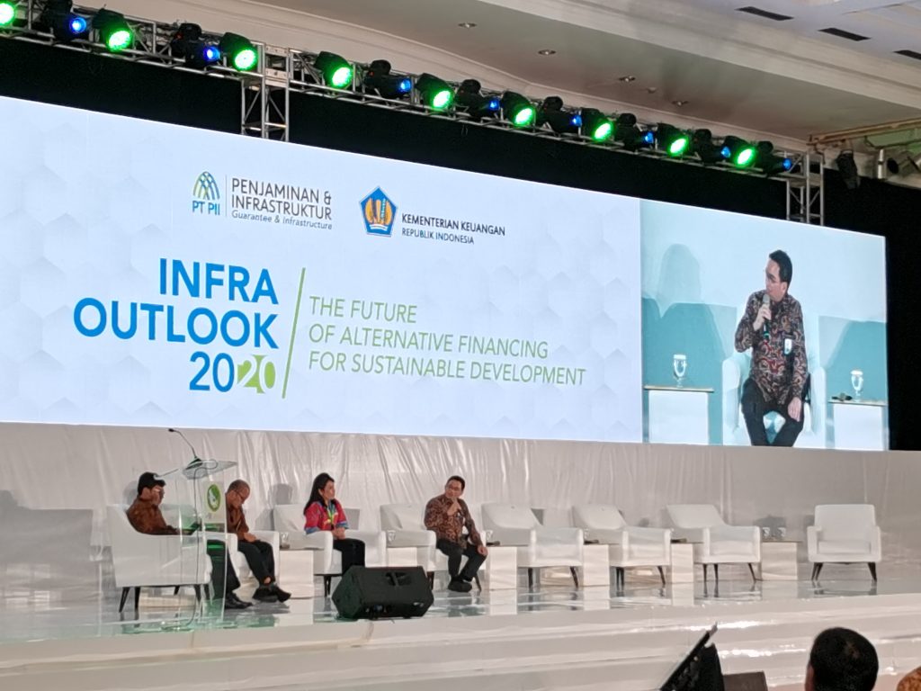 Walikota Singkawang, Tjhai Chui Mie didaulat menjadi salah satu narasumber pada Outlook KPBU 2020