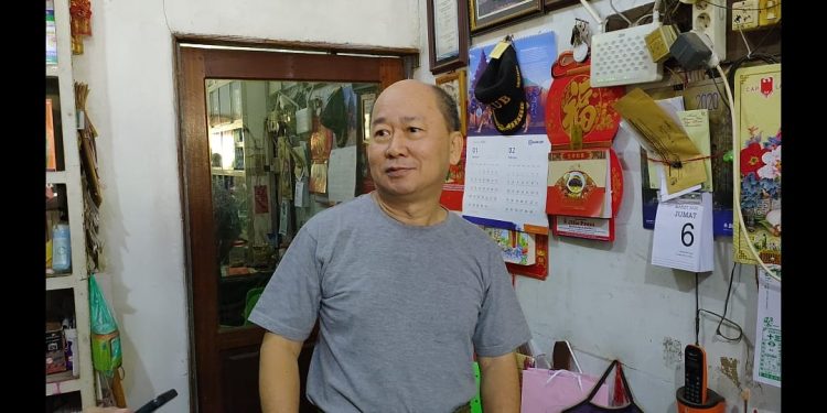Pemilik Toko Obat, Bong Wei Khong