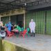 Tim kesehatan yang terdiri dari Dokkes Polres Singkawang dan Puskesmas Singkawang Utara mengecek kesehatan warga yang baru pulang dari Serikin