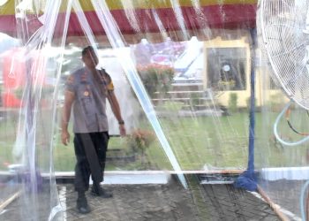 Kapolres Singkawang AKBP Prasetiyo Adhi Wibowo di bilik screening