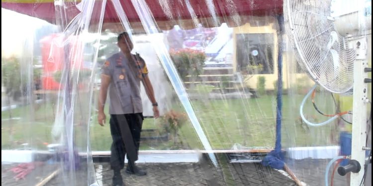 Kapolres Singkawang AKBP Prasetiyo Adhi Wibowo di bilik screening