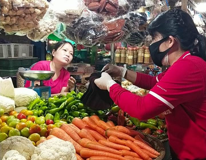 Wali Kota Tjhai Chui Mie salurkan bantuan dari donatur