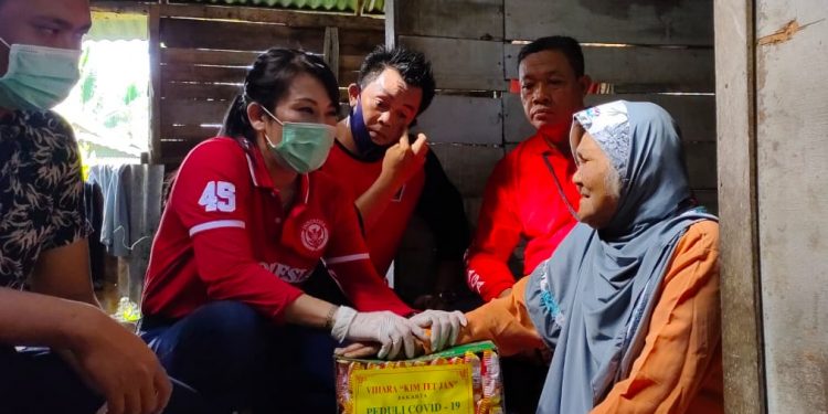 Wali Kota Tjhai Chui Mie salurkan bantuan dari donatur