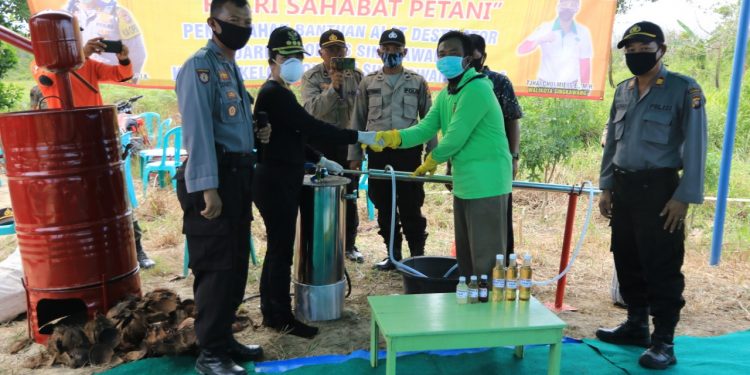 Penyerahan Destilator Cuka Kayu