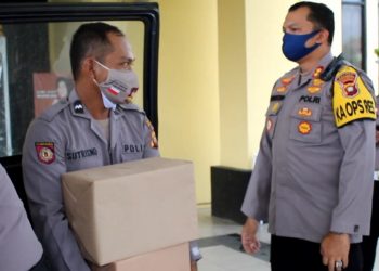 Kapolres Singkawang AKBP Prasetiyo Adhi pimpin bhakti sosial pada purnawirawan dan Warakawuri