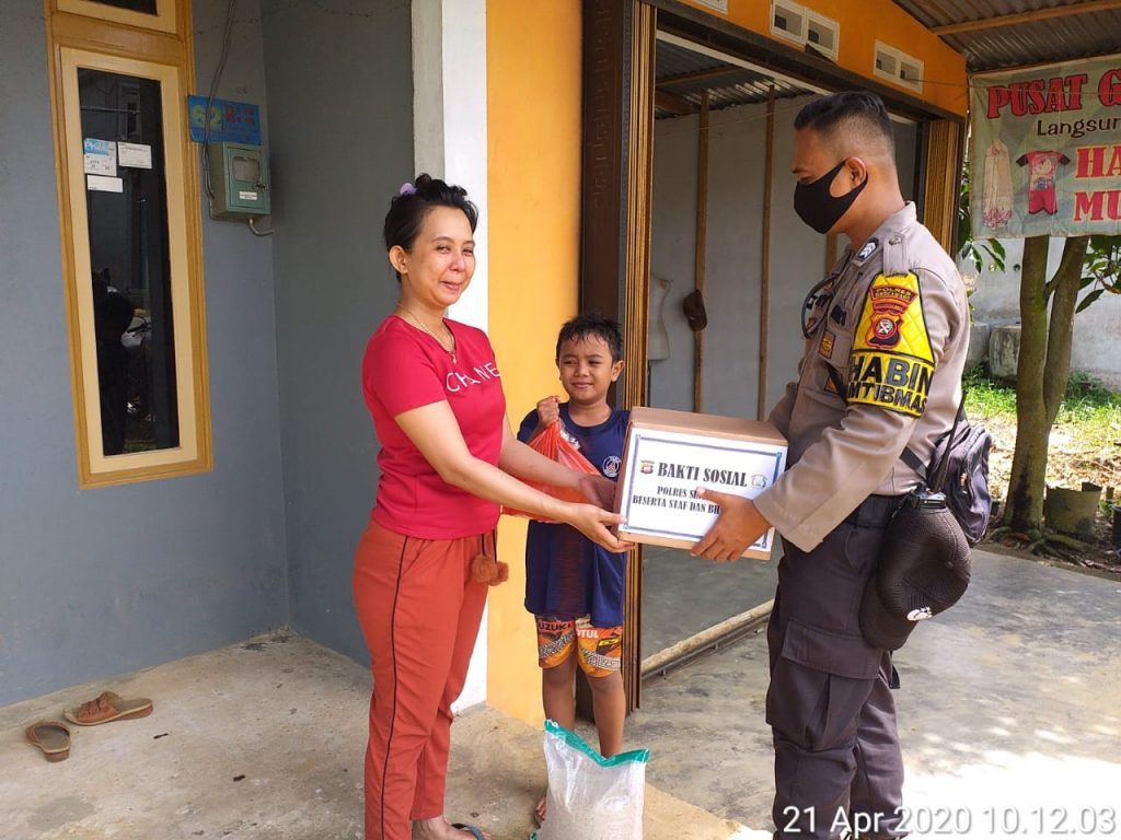 Kapolres Singkawang AKBP Prasetiyo Adhi pimpin bhakti sosial pada purnawirawan dan Warakawuri