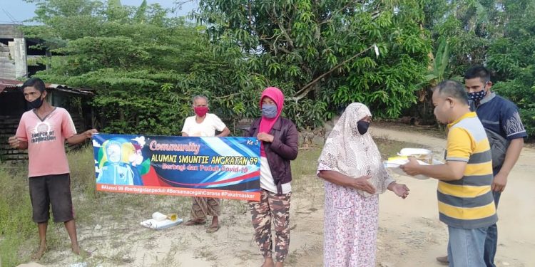 Alumni SMU N 3 Singkawang Tahun 1999 gelar aksi sosial