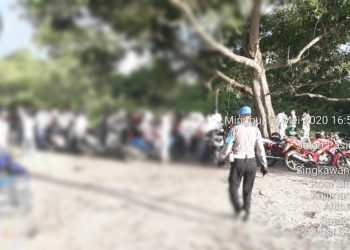 Polisi Bubarkan Pelajar Rayakan Kelulusan