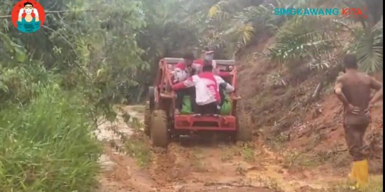 Relawan Gunakan Mibil double gardan