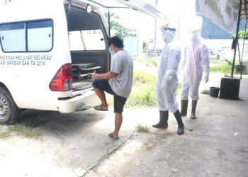 warga kabupaten sambas terpaksa tidak bisa masuk kota singkawang akibat rapid test reaktif