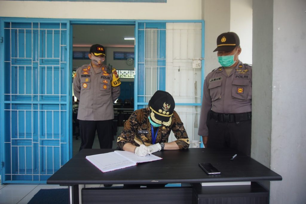 Sinergi dalam menekan sebaran pandemi covid-19