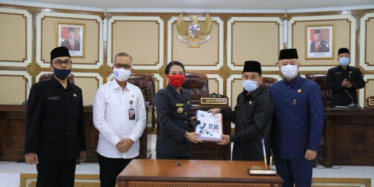 Pandangan Akhir Tiga Raperda