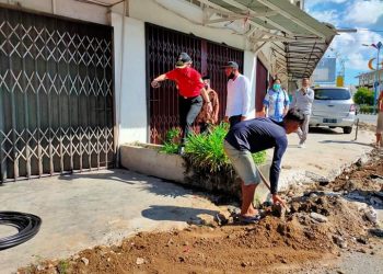 Walikota Tinjau Pemasangan Pipa Tersier
