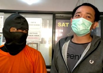 tersangka jambret dan kasatreskrim polres singkawang akp tri prasetiyo