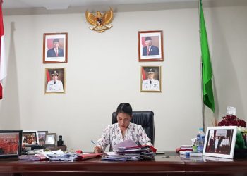 Rutinitas Wali Kota Singkawang Tjhai Chui Mie Tetap Bekerja Meski Jalani Isolasi Mandiri