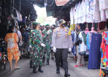 bagi-bagi masker dan sosialisasi penerapan perwako nomor 49 tahun 2020