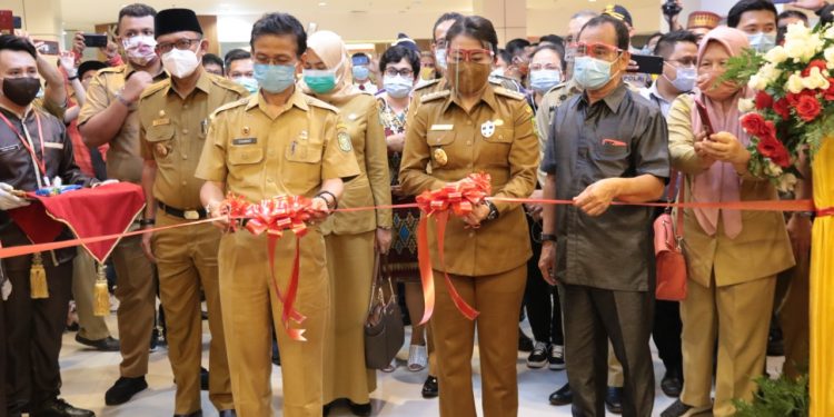 Resmikan Mall Pelayanan Publik