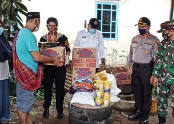 Serahkan bantuan untuk kurangi beban korban kebakaran