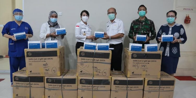 Serahkan bantuan rapid tes