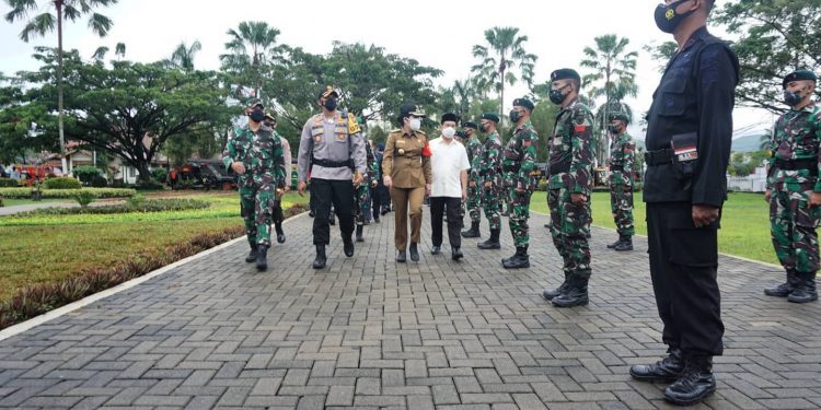 menggelar apel gelar pasukan pengamanan Natal 2020 dan Tahun Baru 2021