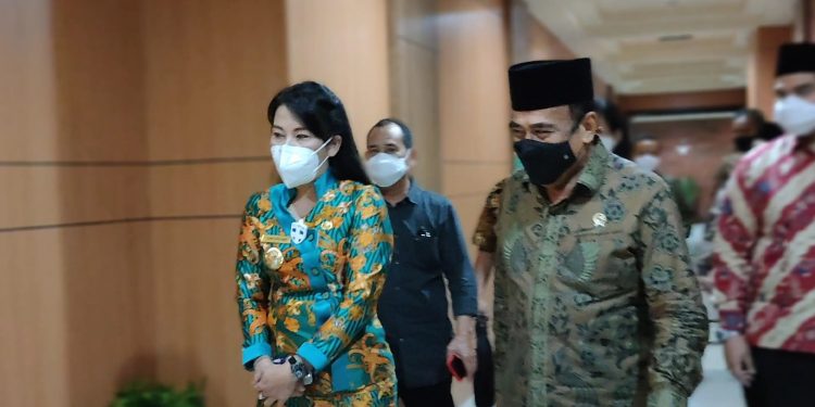 Wali Kota Singkawang Tjhai Chui Mie Temui Menteri Agama Bahas Pemugaran Masjid Agung