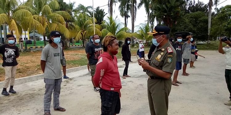 Kasatpol PP Singkawang Berikan Pembinaan