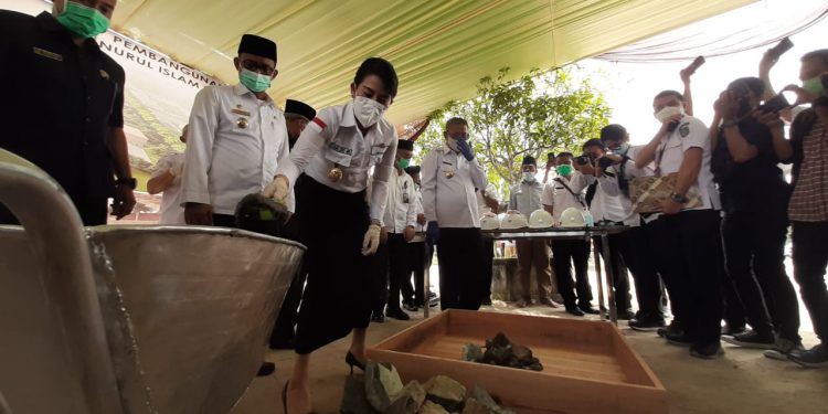 Peletakan Batu Pertama Masjid Agung Nurul Iman