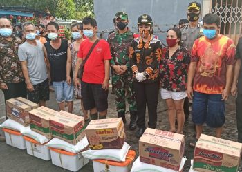 salurkan bantuan kebakaran