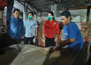 penyerahan bantuan tegel