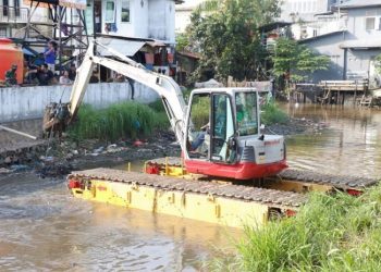di sungai dan darat jaya