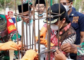 tancapkan tiang pertama