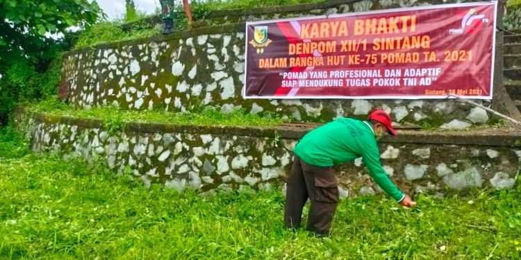 Jaga Makam Leluhur Sintang, Warga: Kami Mohon Dukungan dari Bapak TNI AD