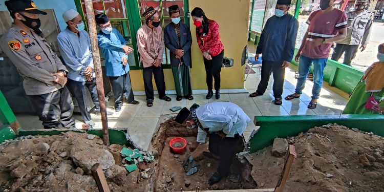 Peletakan Batu Pertama