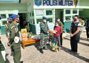 Tali Asih Subdenpom XII/1-1 Singkawang Berbagi Sembako untuk Warga