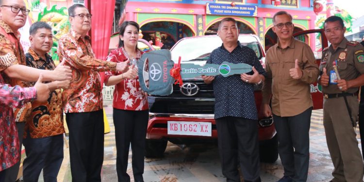 Serahkan Bantuan Mobil untuk Yasasan Tri Dharma Bumi Raya, Tjhai Chui Mie: Terimakasih Bapak Prajogo Pangestu