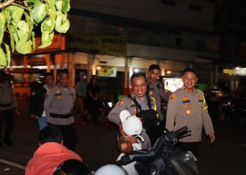 Malam Natal Kondusif di Singkawang, Kapolres Terjun Langsung Berpatroli