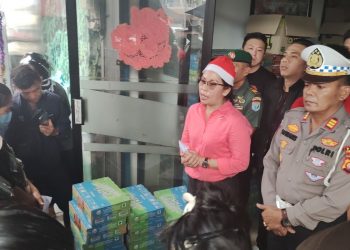 Perhakin Singkawang Bagikan 1500 Paket Natal Tahun 2022