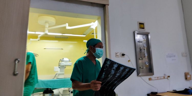 Ilustrasi Suasana di kamar operasi Abdul Aziz