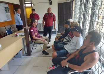 Imigrasi Singkawang Bersama Pamtas TNI Jagoi Babang Berhasil Cegah Keberangkatan Lima WNI Tanpa Dokumen yang Sah ke Luar Negeri