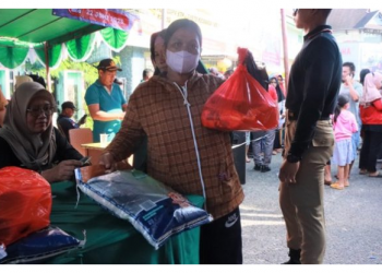 Operasi Pasar Tahap III di Kota Singkawang - bantuan sembako jelang Idul Adha